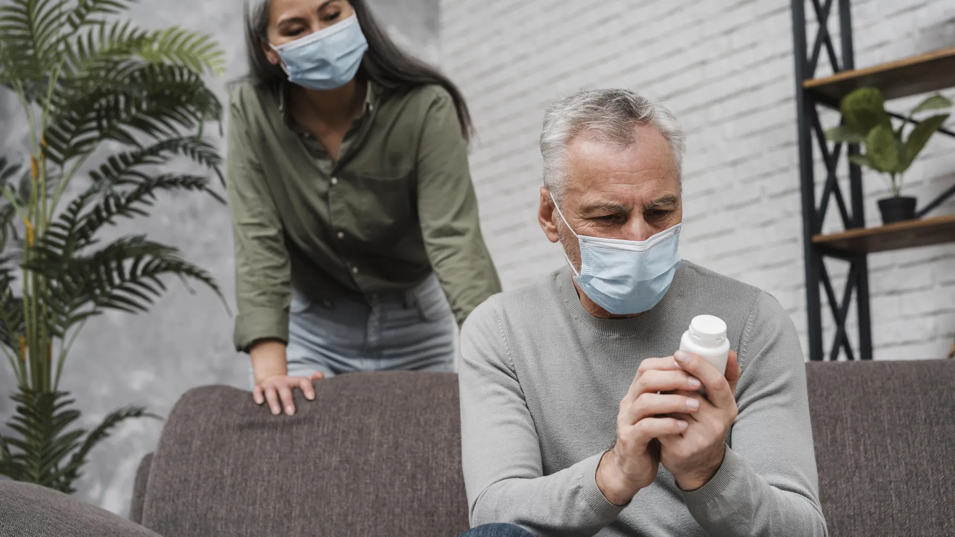 Mais de 70% dos pacientes idosos usam medicamentos com risco à saúde, diz estudo