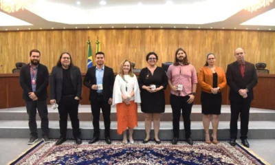 posse-novos-servidores-10-outubro-2024-10-1536×1026-1-900×601 Foto: Elisson Magalhães