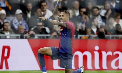 rafinhabarca Raphinha comemora gol contra o Real Madrid
Foto: Reuters/Juan Medina