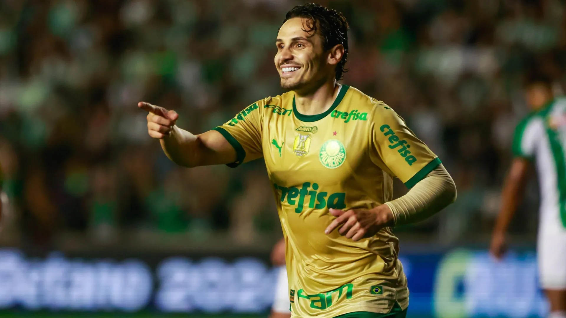 Palmeiras vence o Juventude em jogo de oito gols e show de Veiga