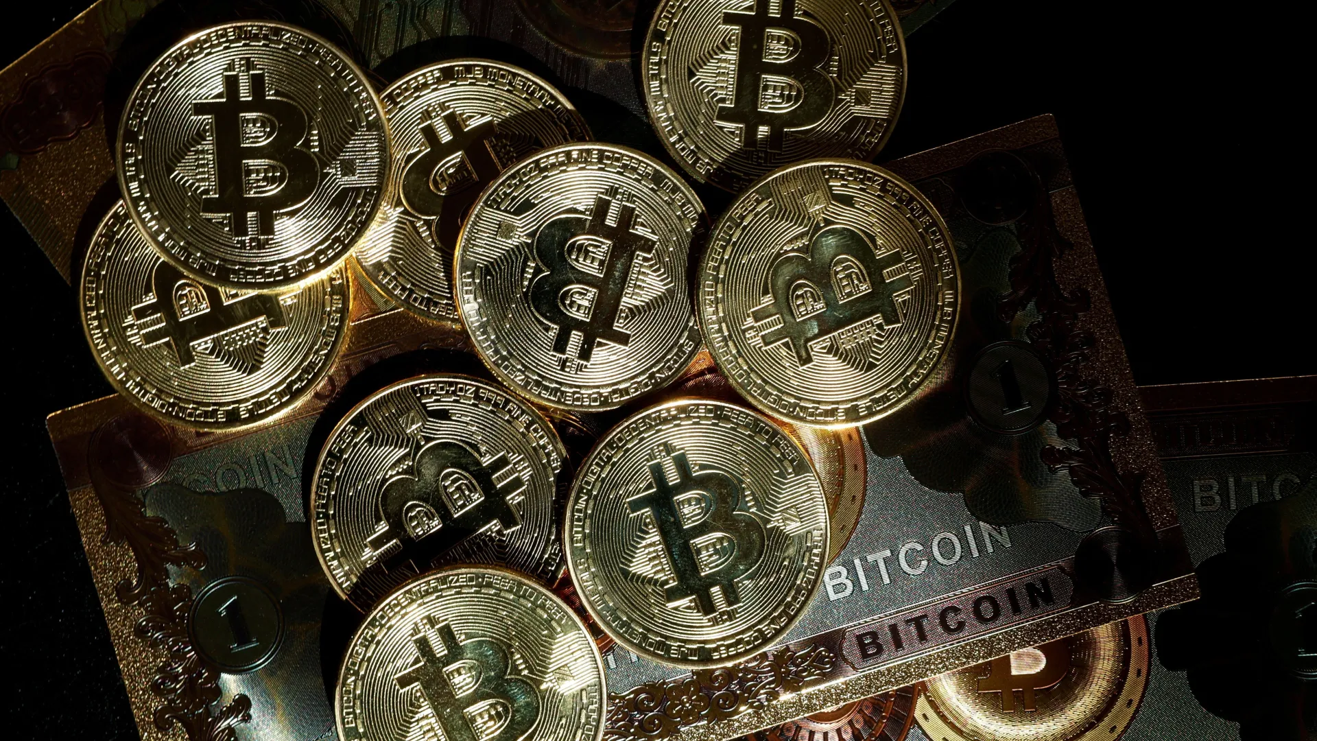Bitcoin cai em correção de ganhos recentes e com eleições dos Estados Unidos no radar