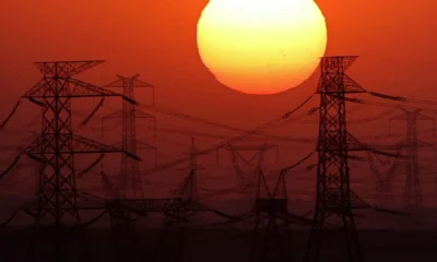 tagreuters.com2024binary_LYNXMPEK8P0RT-FILEDIMAGE Torres de transmissão de energia • 31/07/2024 - REUTERS/Mohamed Abd El Ghany