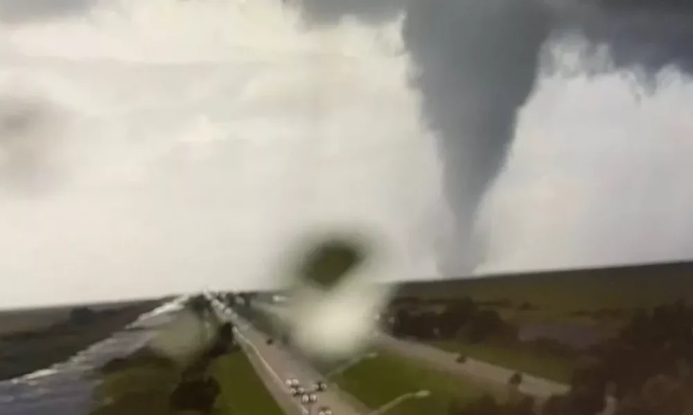 tornado0910-1208×640 tornado0910-1208x640