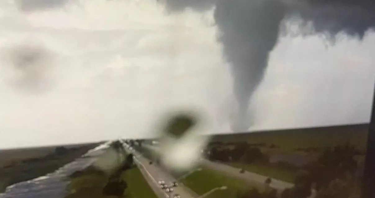 Furacão Milton: Vídeos mostram rastro de destruição em passagem pela Flórida; assista