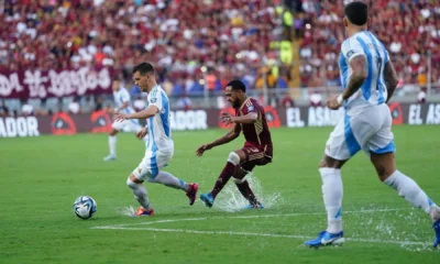 venezuela-argentina-e1728601013302 Lance de Venezuela x Argentina pelas Eliminatórias • Reprodução/X Argentina