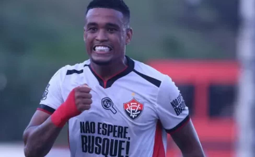 vitoriadovitoria Neris comemora gol marcado pelo Vitória contra o Fluminense no Brasileirão