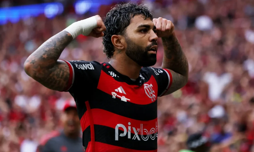 2024-11-03T204611Z_752562833_UP1EKB31LOVRL_RTRMADP_3_SOCCER-BRAZIL-FLA-AMN-REPORT Gabriel Barbosa, do Flamengo, comemora ao marcar o terceiro gol do rubro-negro contra o Atlético-MG no primeiro jogo das finais da Copa do Brasil. REUTERS/Sergio Moraes.