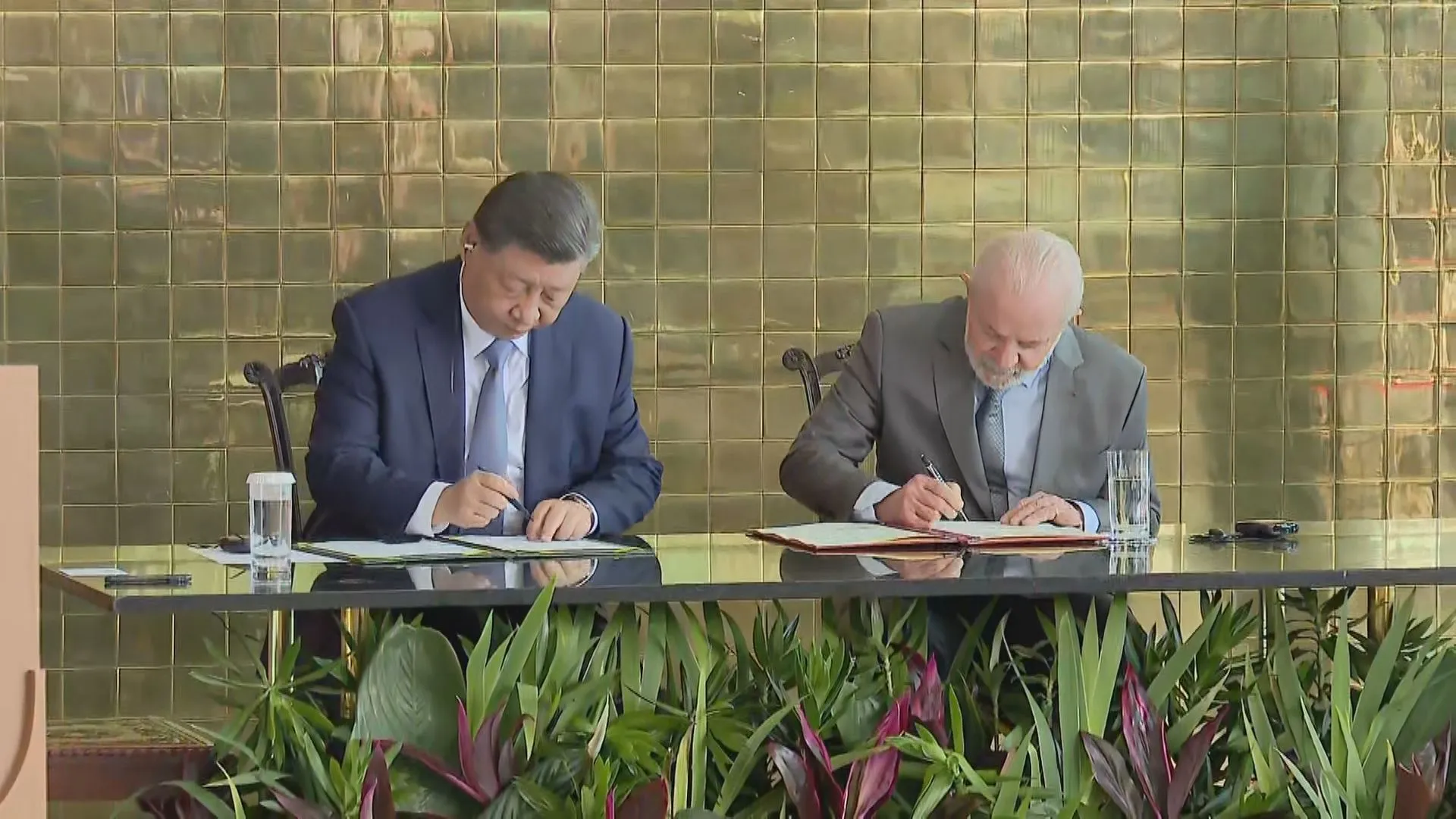 Brasil e China assinam 37 acordos em diversas áreas como agro e tecnologia