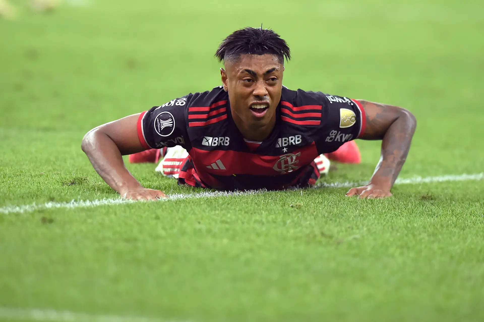 Alerta mostrou 9 apostas máximas em cartão de Bruno Henrique em espaço de 3h