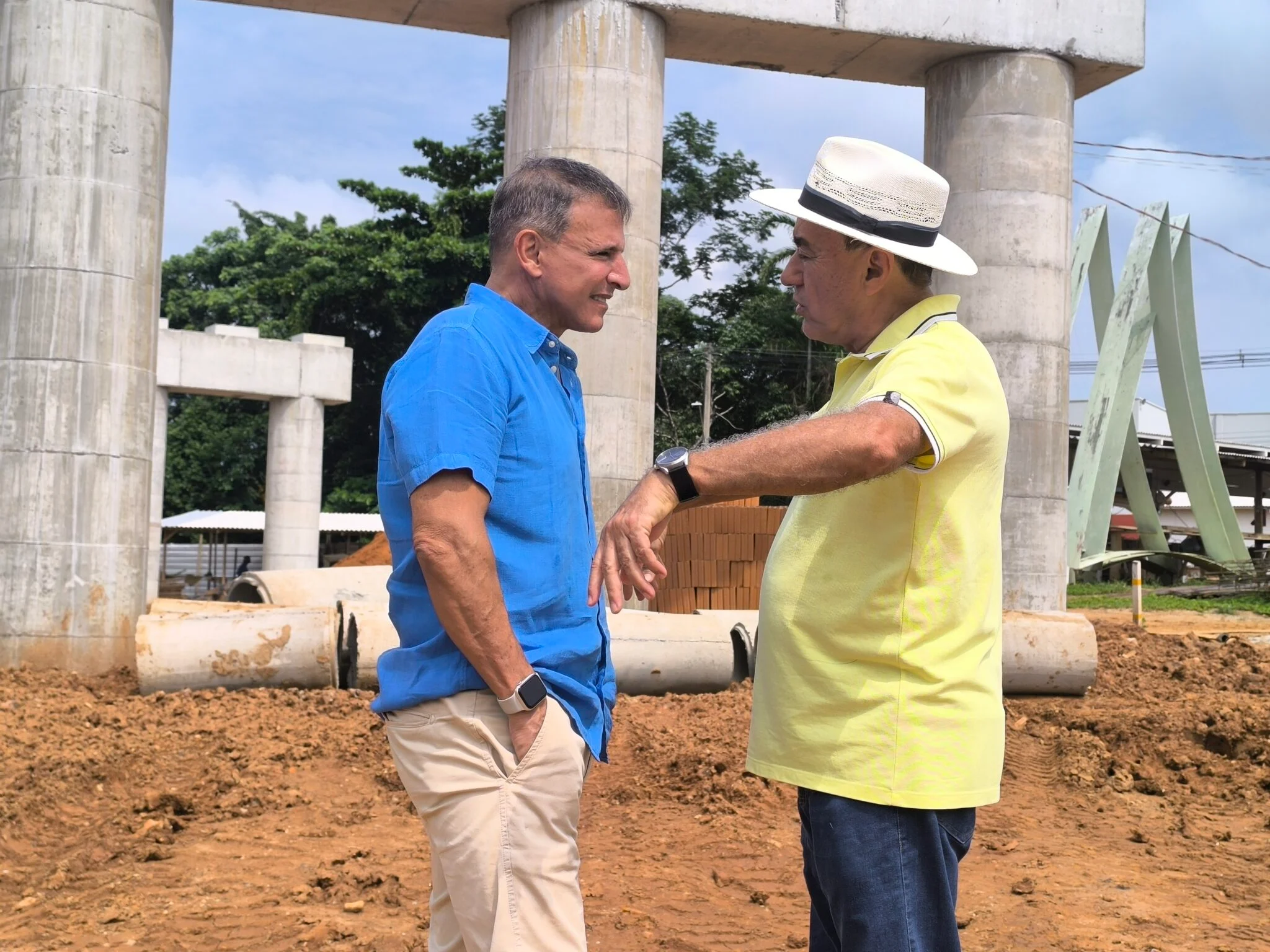 Bocalom e Márcio Bittar vistoriam obras do viaduto da AABB