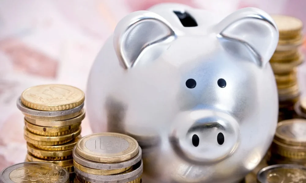 A rentabilidade atual da caderneta de poupança é dada pela taxa referencial (TR) mais uma remuneração fixa de 0,5% ao mês • Tirelire Avenue/Pixabay