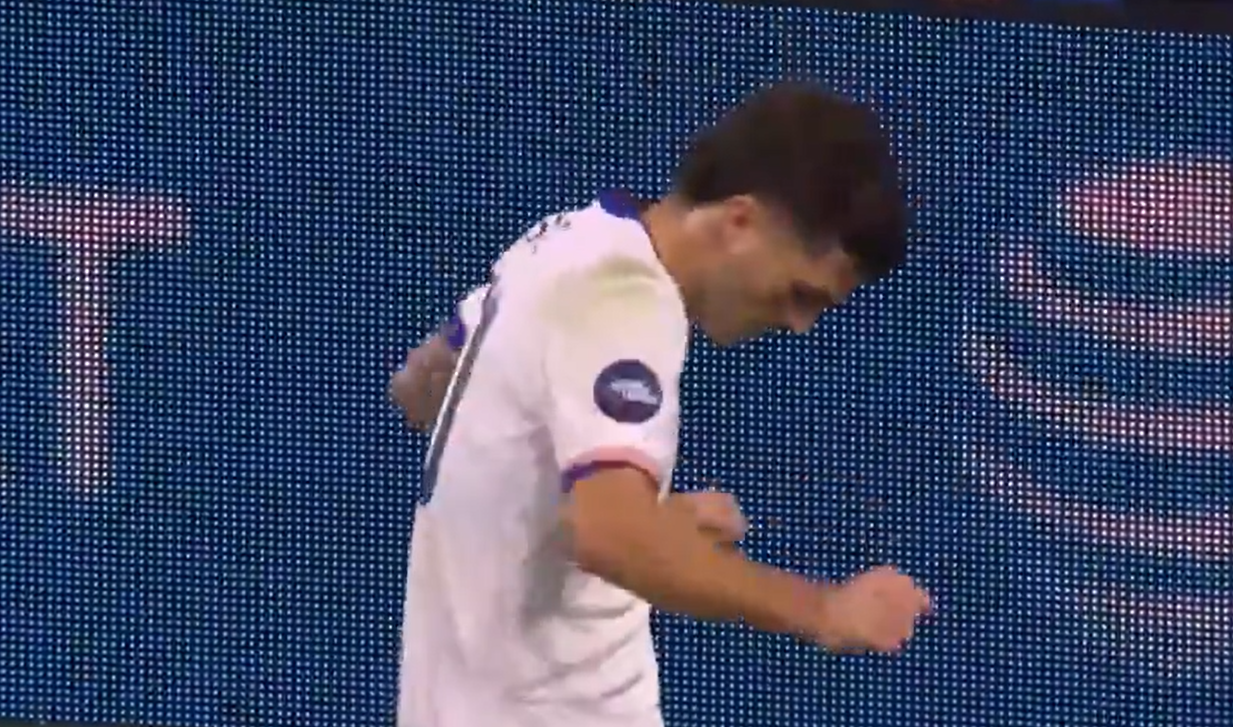 Dança de Donald Trump vira febre entre atletas dos Estados Unidos após reeleição