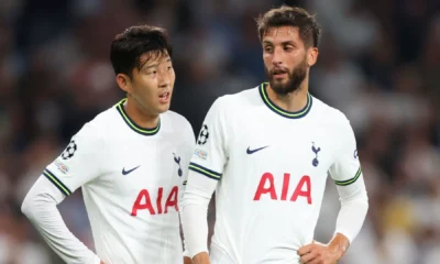Son e Bentancur durante jogo do Tottenham • Marc Atkins/Getty Images