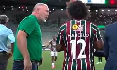 Mano e Marcelo se desentenderam no gramado em Fluminense x Grêmio — Foto: Reprodução