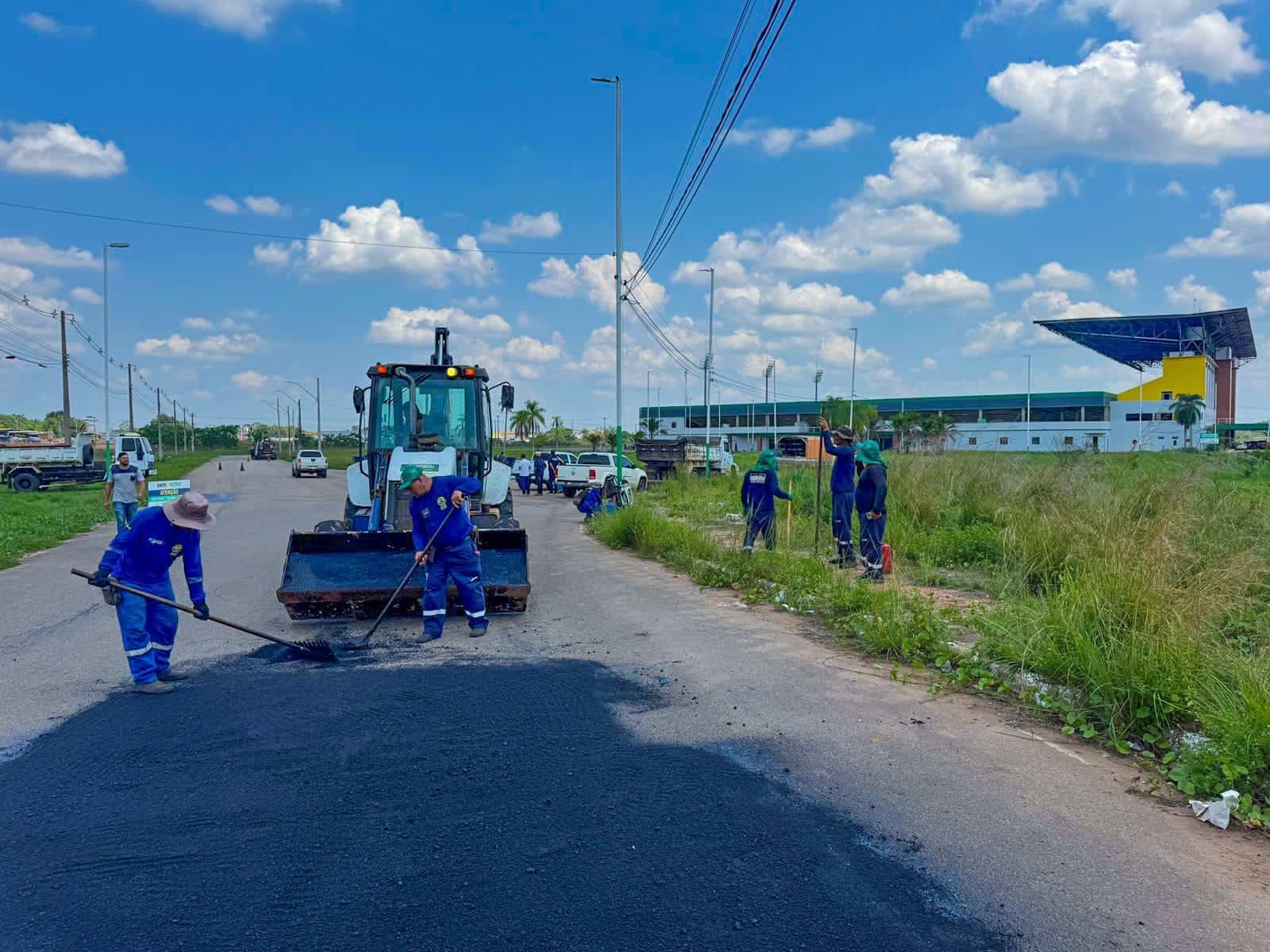 Governo tapa buracos no trecho de acesso ao Arena da Floresta