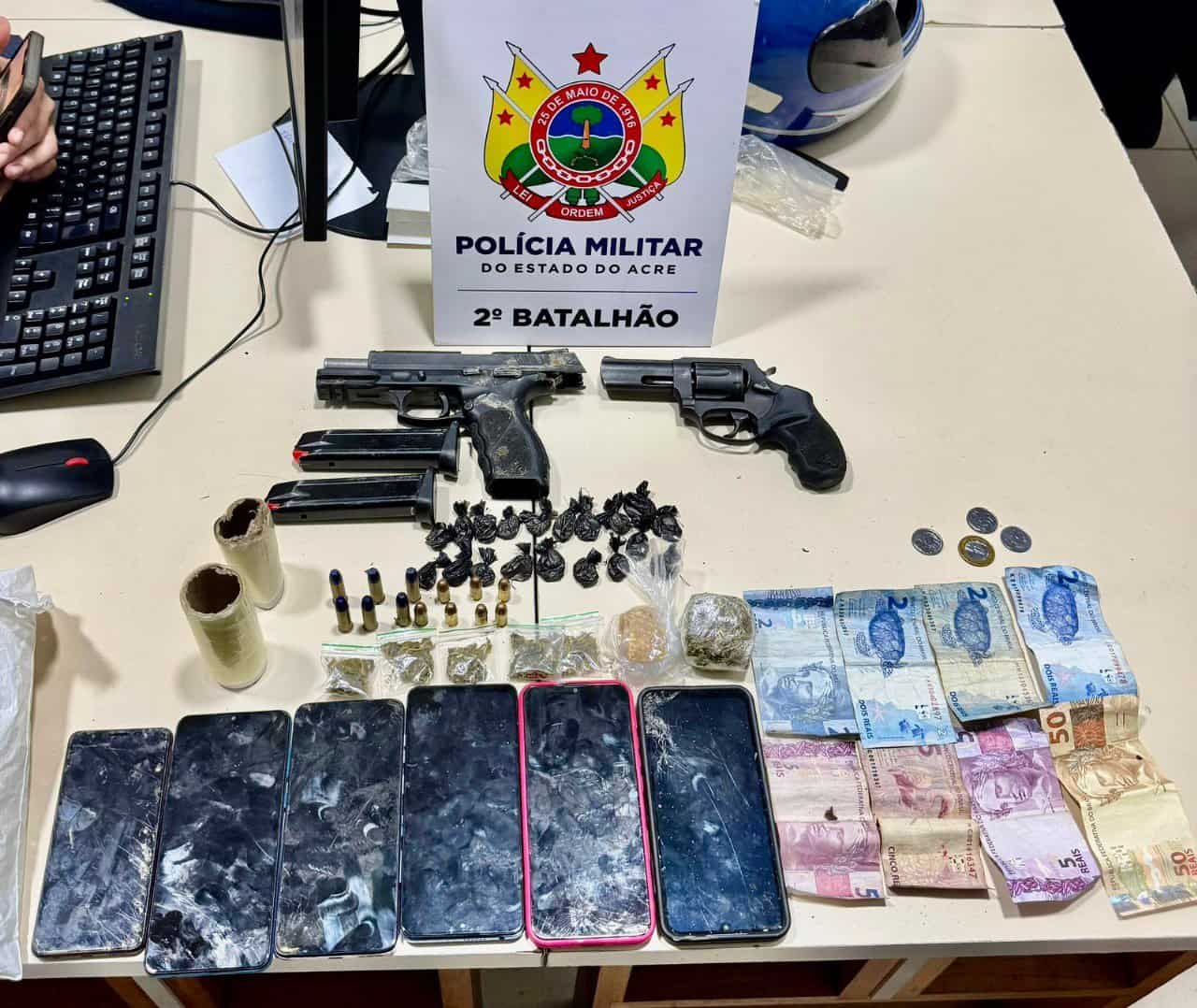 Polícia Militar detém quadrilha com armas, drogas, moto roubada e dinheiro no 2º Distrito de Rio Branco