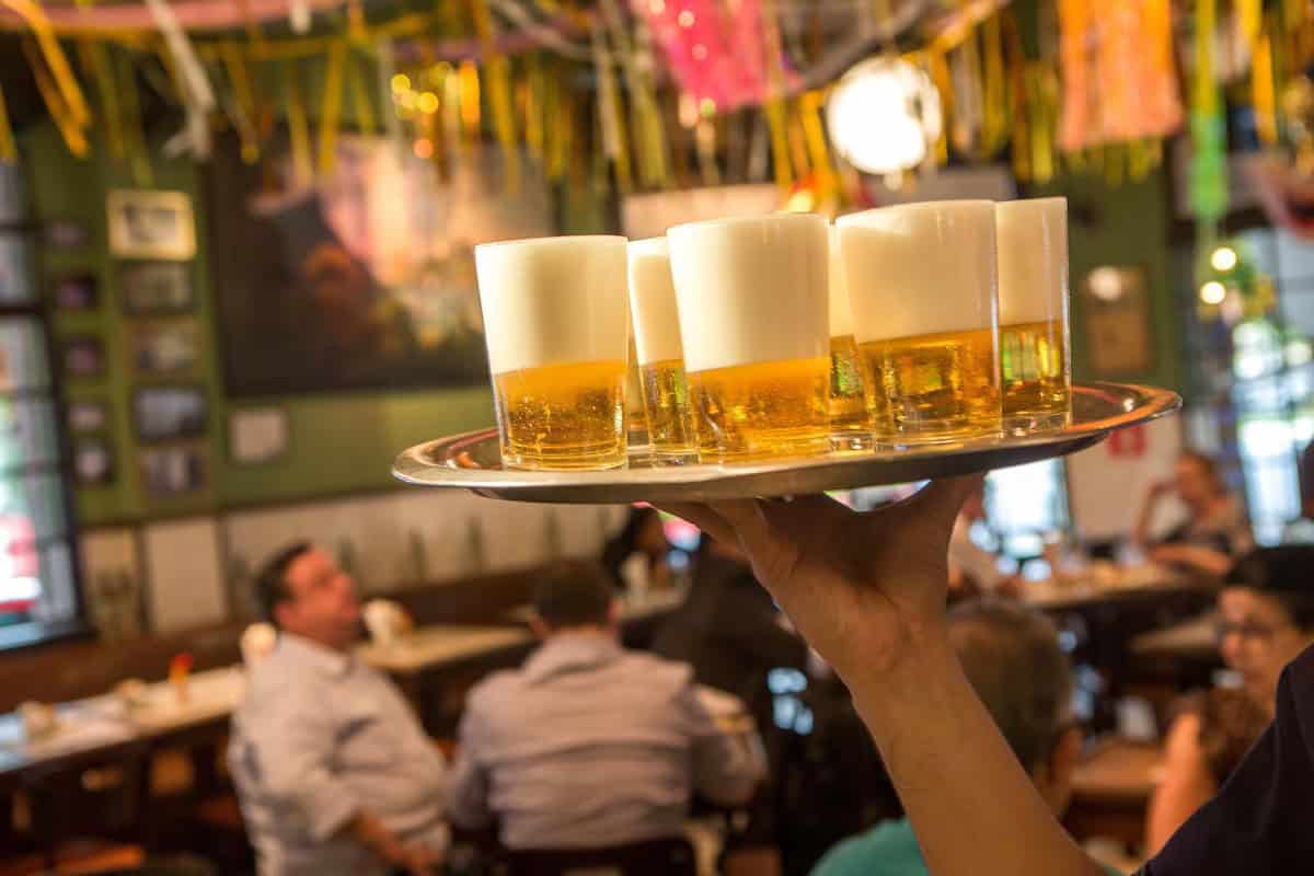 Associação de Bares e Restaurantes no Acre diz ser contra o fim da escala 6×1 na jornada de trabalho