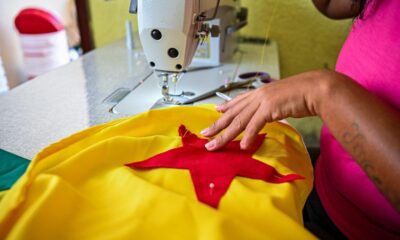 Bandeira do Acre é confeccionada na Sala de Costura do Presídio Feminino de Rio Branco. Foto: Felipe Freire/Secom
