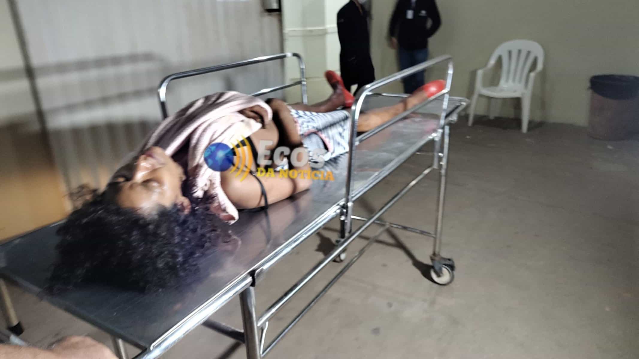 Mulher em situação de rua é esfaqueada e agredida pelo companheiro com pedaço de ripa