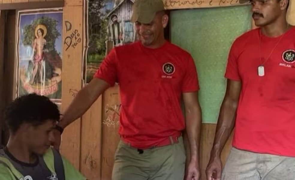 Gustavo Silva de Almeida, de 19 anos, saiu para verificar um barreiro no dia 9 de novembro em meio à mata na região do Rio Liberdade, em Cruzeiro do Sul — Foto: Corpo de Bombeiros
