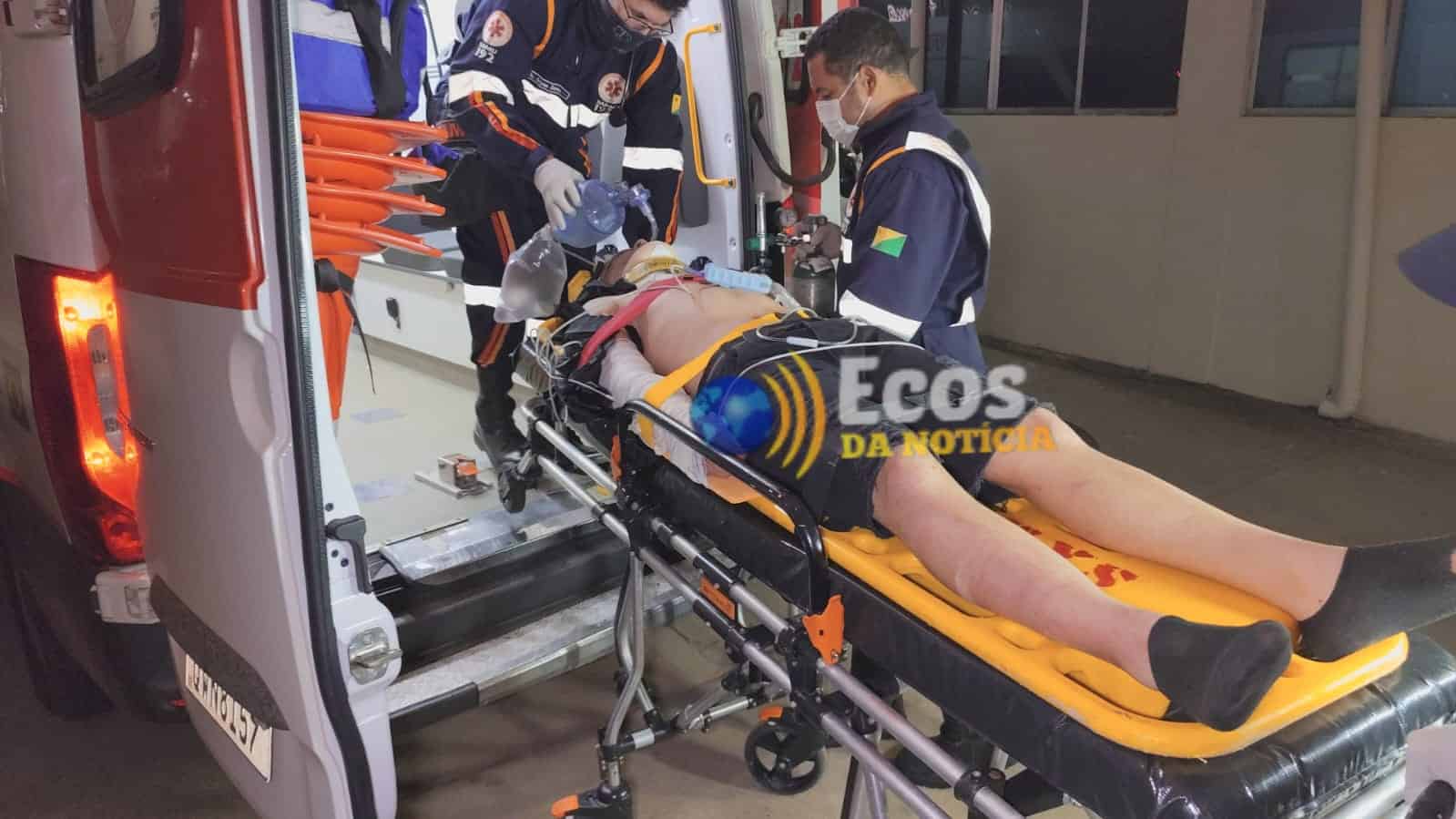 Colisão entre carro e moto deixa militar do exército em estado gravíssimo