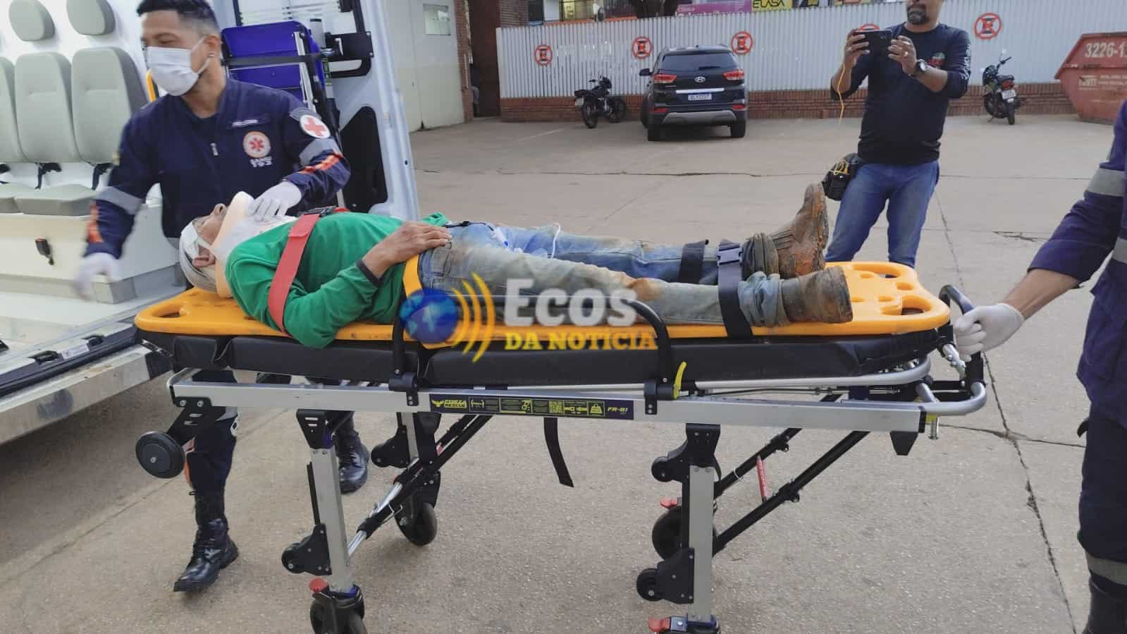 Colisão entre carro e bicicleta deixa idoso ferido em rodovia no interior do Acre