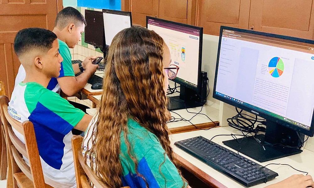 Aluna Laura Abisaque, do 8º ano, foi a vencedora da fase estadual. Foto: Patrícia Macedo