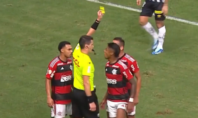 bruno-henrique-flamengo-santos-campeonato-brasileiro-e1730809046839 Bruno Henrique reclama com o árbitro em derrota do Flamengo para o Santos, no ano passado • Reprodução