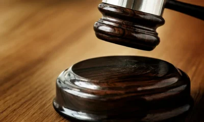 closeup-gavel-judgement-concept (Foto: Freepik)