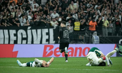 Garro comemora seu gol no duelo entre Corinthians e Palmeiras • Divulgação/Brasileirão