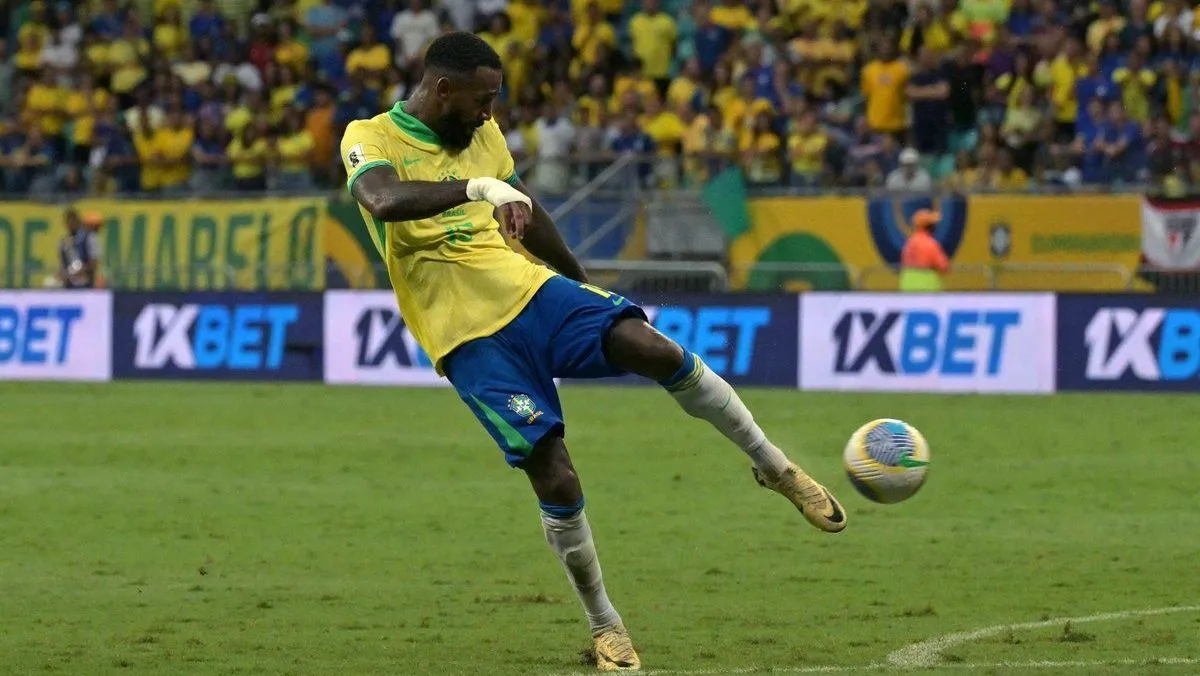 Com gol de Gerson, Brasil empata contra o Uruguai pelas Eliminatórias da Copa