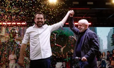 guilherme-boulos-lula Guilherme Boulos, candidato do PSOL à prefeitura de São Paulo (SP), e o presidente Luiz Inácio Lula da Silva (PT) (Foto: Tuane Fernandes/Instagram/PSOL)