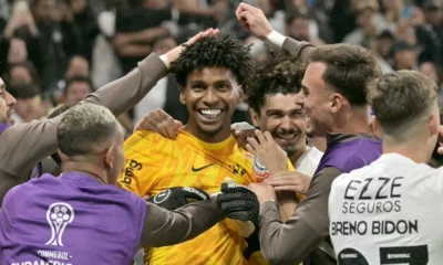 Hugo Souza fica no Corinthians em definitivo • Reprodução/X/@SudamericanaBR