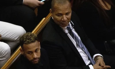 neymar_pai_getty-e1711043762174 Neymar e o pai, que é empresário do atacante do Al-Hilal • Albert Llop/NurPhoto via Getty Images