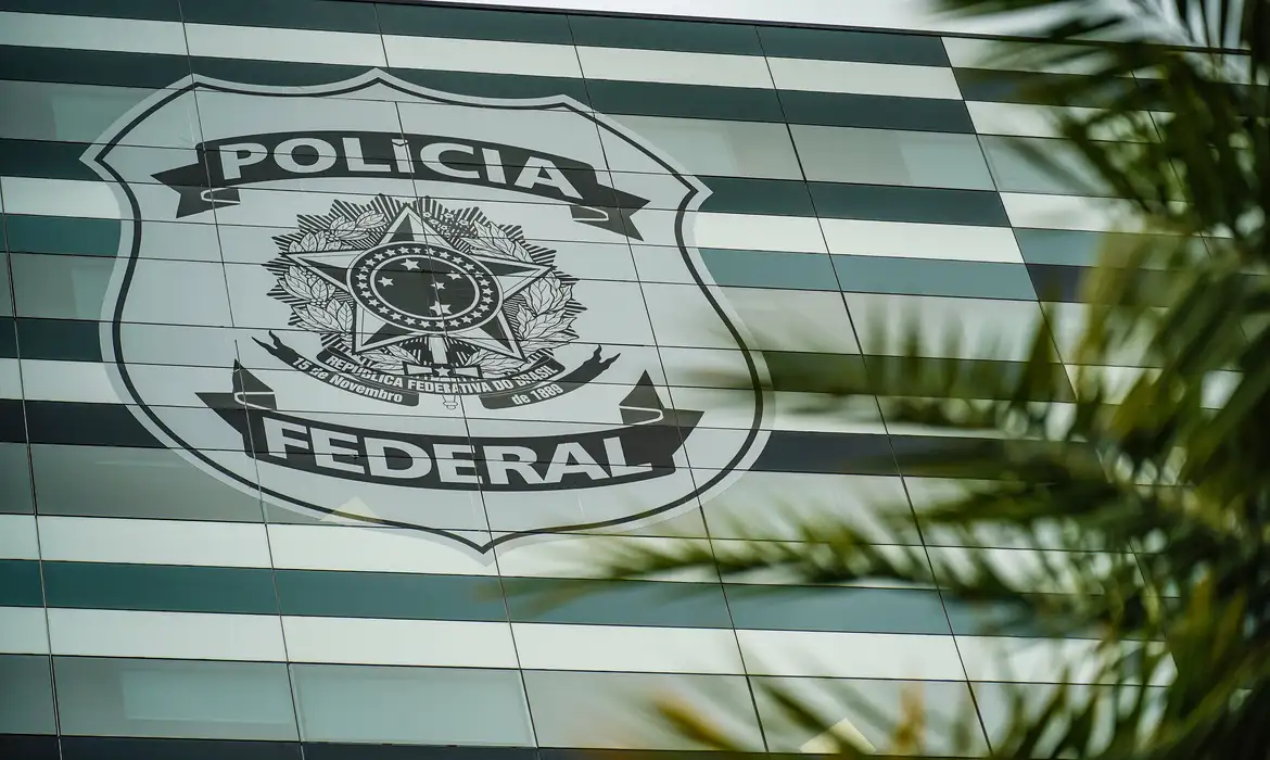 Suspeitos de fraudarem empréstimos da Caixa Econômica são investigados pela PF