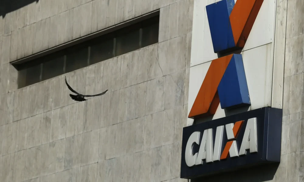 Agência da Caixa Econômica Federal no Rio de Janeiro • Pilar Olivares/Reuters