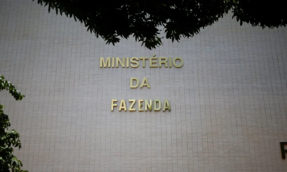 tagreuters.com2024binary_LYNXMPEK0E0GF-FILEDIMAGE-e1705560776360 Inflação medida pelo Índice Nacional de Preços ao Consumidor (INPC), índice utilizado para corrigir o salário mínimo, a projeção avançou de 4,1% para 4,4% • 14/02/2023 REUTERS/Adriano Machado