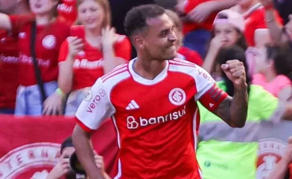 Alan Patrick, do Inter, comemora gol sobre o Bragantino em jogo do Campeonato Brasileiro
Imagem: Maxi Franzoi/AGIF