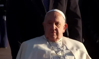 Papa Francisco é recebido na Córsega na primeira visita papal à ilha francesa • Reuters