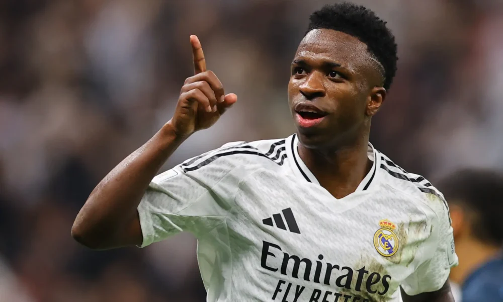 Vinicius Junior, do Real Madrid, comemora ao marcar seu terceiro gol. REUTERS/Ibraheem Al Omari