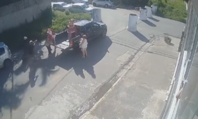 Assalto foi filmado por câmera de segurança do local onde episódio aconteceu • Reprodução