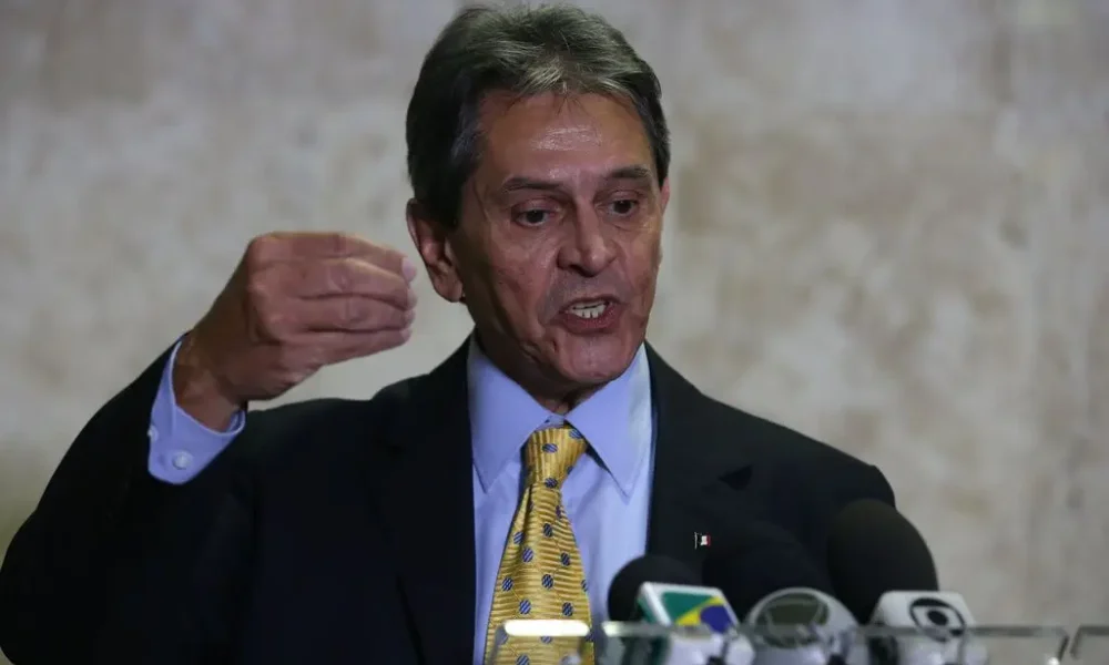 RobertoJefferson O ex-presidente nacional do PTB Roberto Jefferson, em entrevista a jornalistas (Foto: Valter Campanato/Agência Brasil)