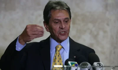 O ex-presidente nacional do PTB Roberto Jefferson, em entrevista a jornalistas (Foto: Valter Campanato/Agência Brasil)