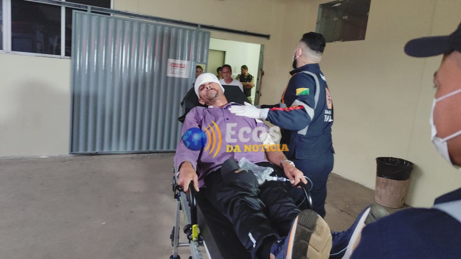 Homem tem lâmina de roçadeira cravada na região frontal da cabeça enquanto trabalhava em Porto Acre