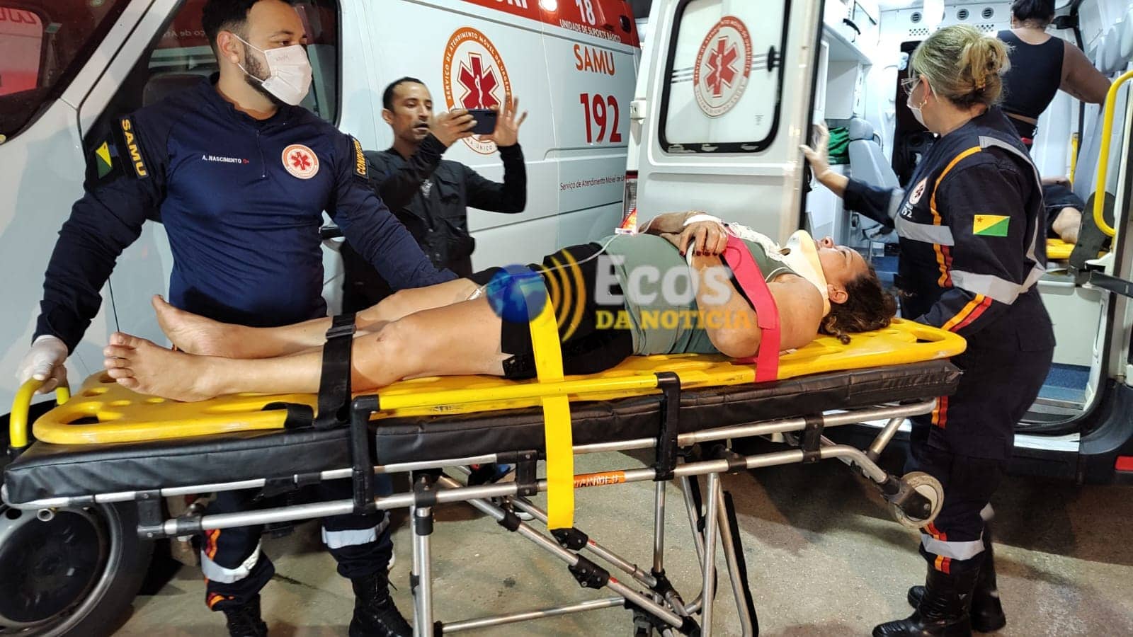 Acidente entre carro e moto deixa duas pessoas feridas no bairro Morada do Sol, em Rio Branco