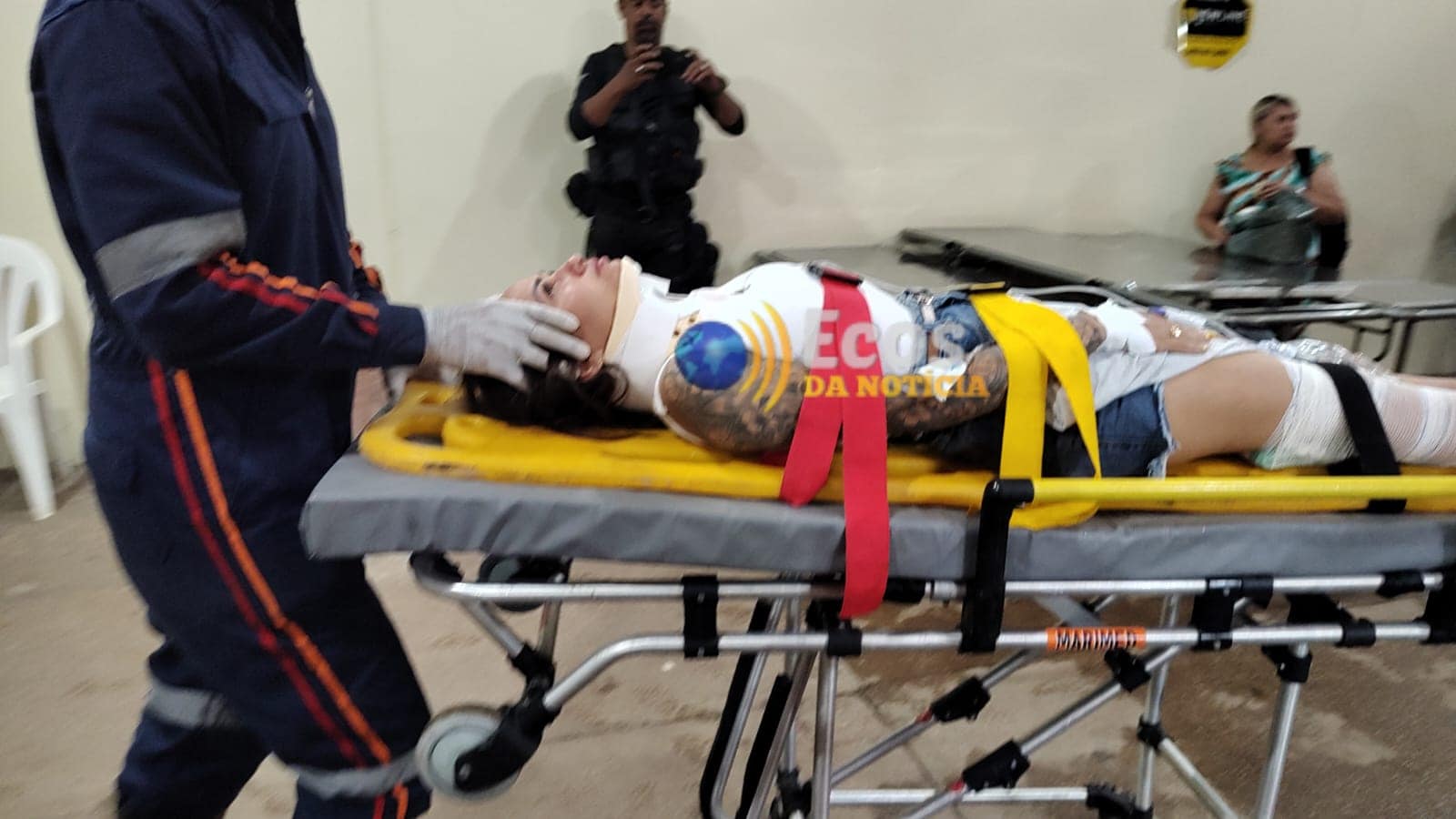 Colisão entre duas motocicletas deixa mulher ferida em Rio Branco