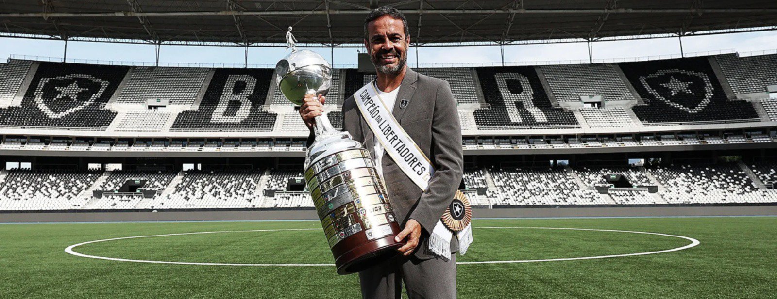 Técnico do Botafogo concorre a prêmio de jornal uruguaio de melhor técnico da América