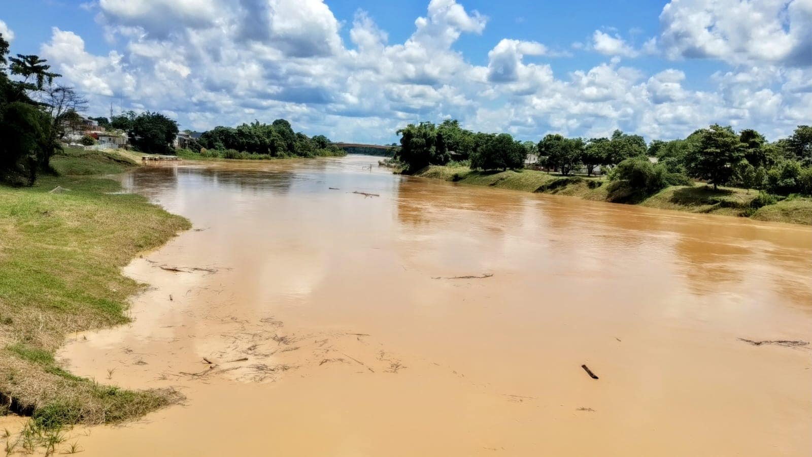 Rio Acre continua subindo e chega a 11,59m na capital no neste domingo