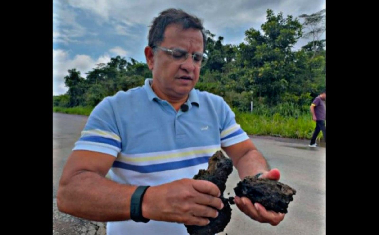 Luiz Gonzaga denuncia má qualidade no recapeamento asfáltico da BR-364 entre Rio Branco e Cruzeiro do Sul