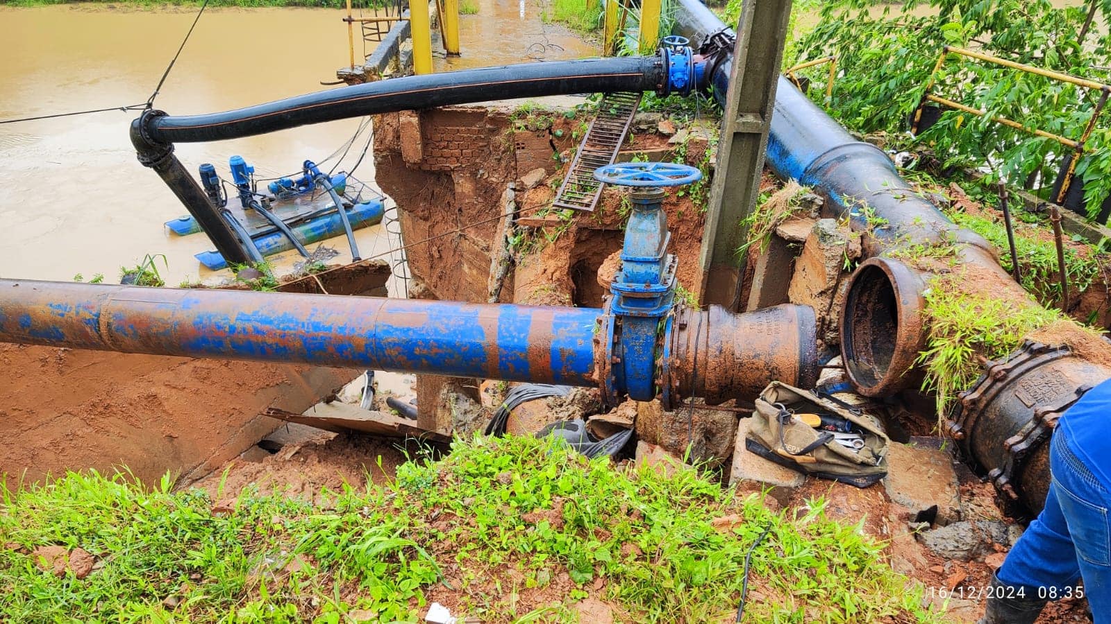 Mais de 40 bairros da capital têm abastecimento de água prejudicado após deslizamento de terra na ETA I